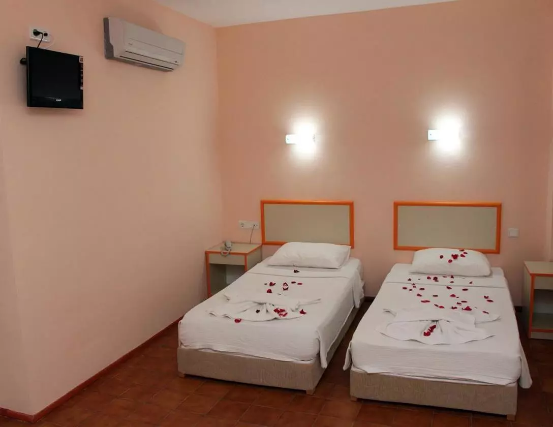 IDYROS_SHABAVIZPARVAZ (4).jpg